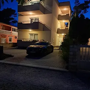  Apartament Vukadin
