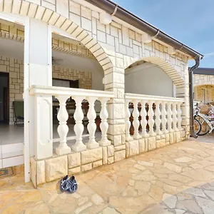  Apartament Puntadura