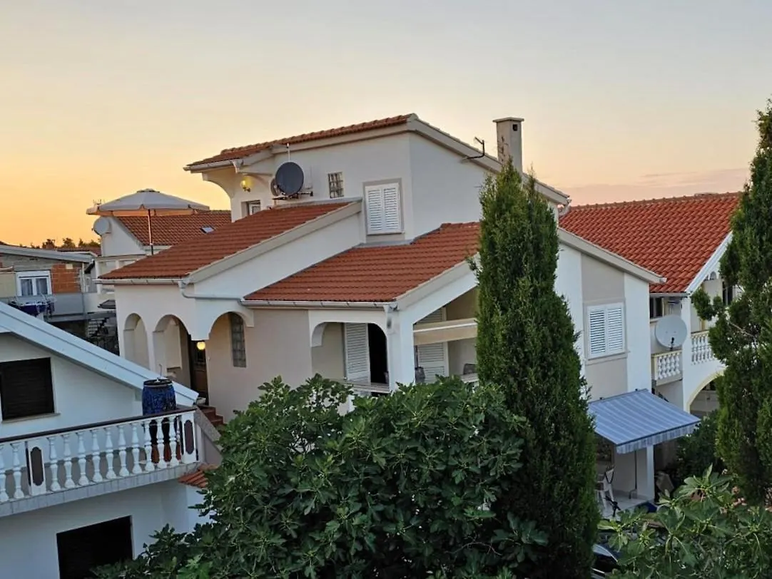 Apartment Apartmani Juric Vir Croatia