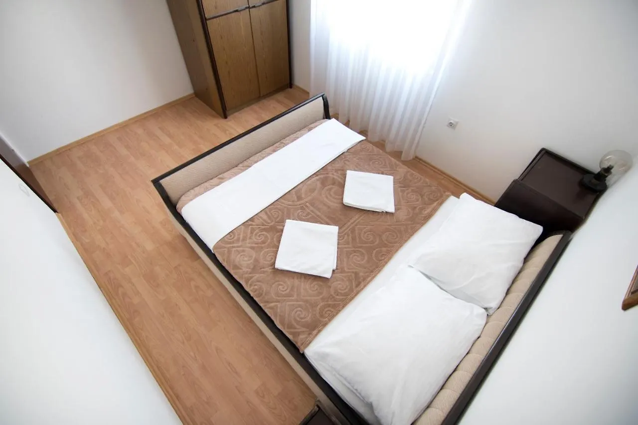 Apartment Apartmani Juric Vir