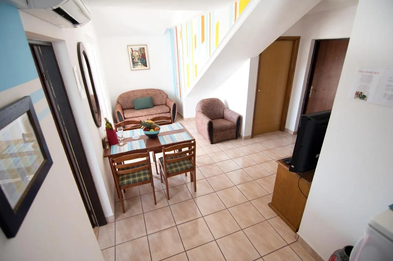 Apartment Apartmani Juric Vir