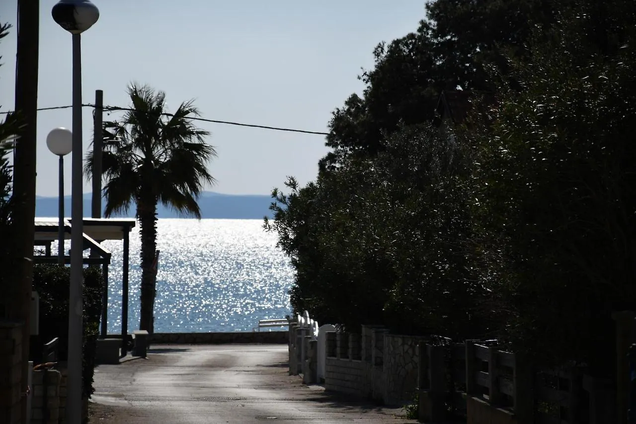 Apartmani Juric Vir Apartment