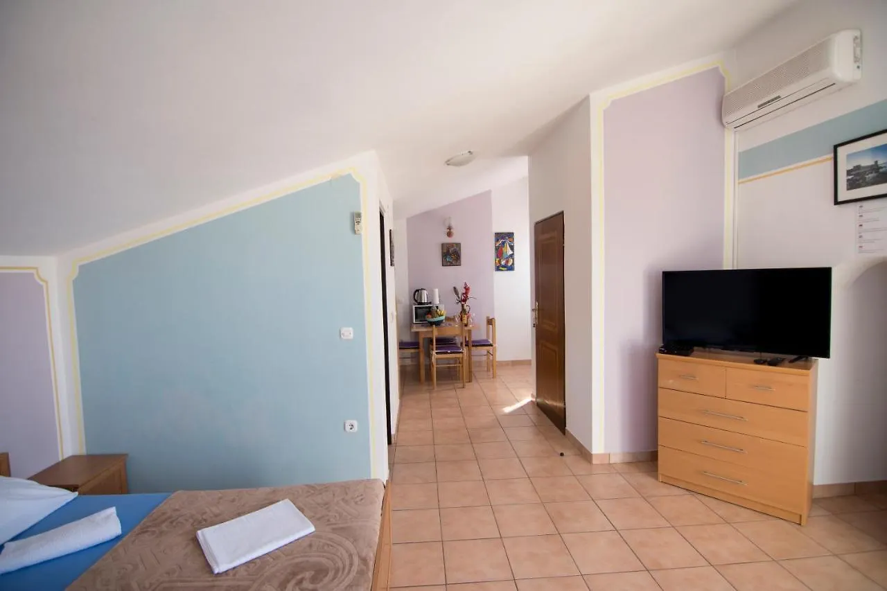 Apartmani Juric Vir 0*,