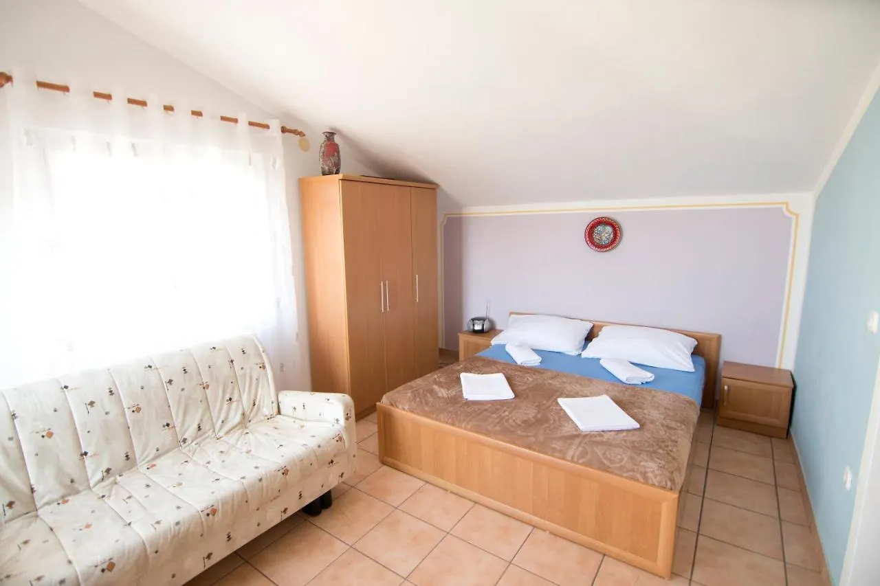 Apartment Apartmani Juric Vir